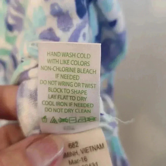 Lilly Pulitzer dress with unique hemline fringe and crisscross in back. Medium - Picture 4 of 6